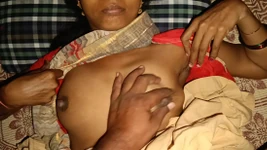 Hintli ateşli evli kadın ev yapımı amcık yalama ve boşalma derlemesi