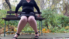 Elena: Jak napsat, když je v parku hodně lidí přes kalhotky?