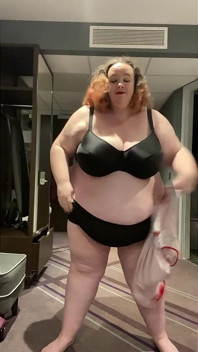Cattivo o bello elenco - bbwssbbw si spoglia e stuzzica