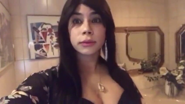 Tgirl Yaritza Vega: Dark hair style