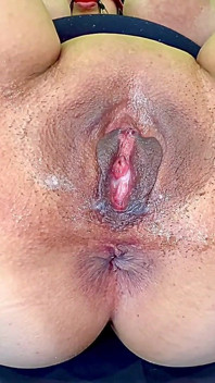 Zakneblowany dildo pieprzyć i gapić się