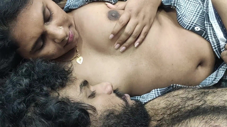 Vaigavarun45: शर्ट ओपन और हॉट स्तन चूसना, मल्लू जोड़ा हॉट स्तन चूसना