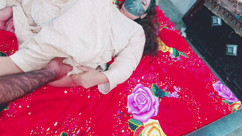 Pakistani CoupleX: Sex anal pentru prima dată cu mami