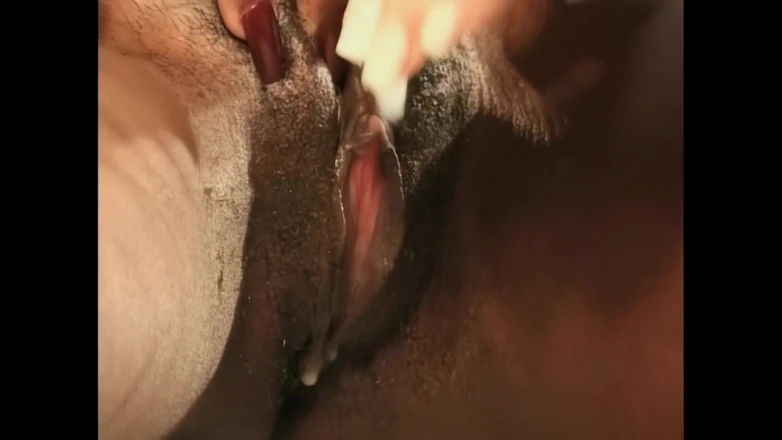 The BronX: Horké Lesbičky Interracial