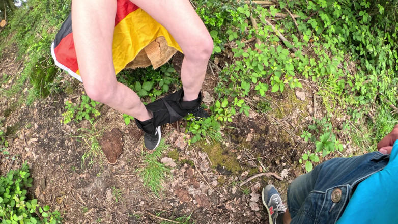 Bikergirl_97: Eu não fico apenas no campo de futebol
