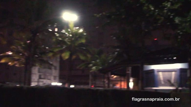 Amateurs videos: Casal fodendo à noite na areia da praia