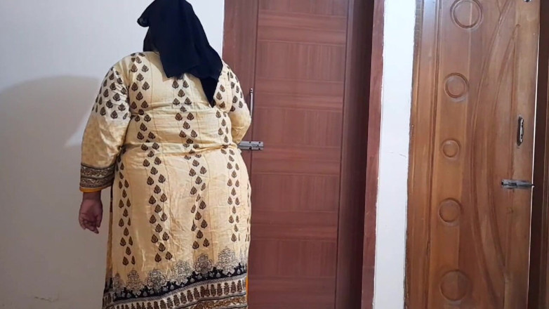 Aria Mia: Мусульманська велика дупа і величезні цицьки