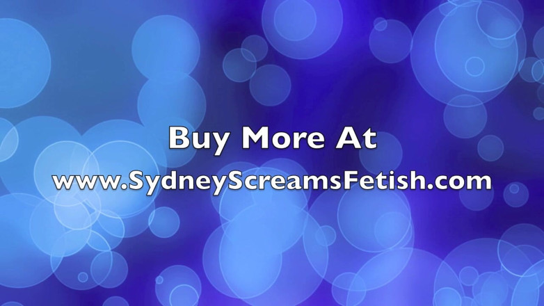 Sydney screams fetish: バストを指示している