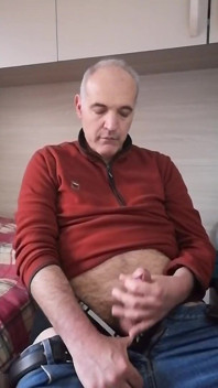 Il mio scivolamento giù con il mio cazzo sotto il vento