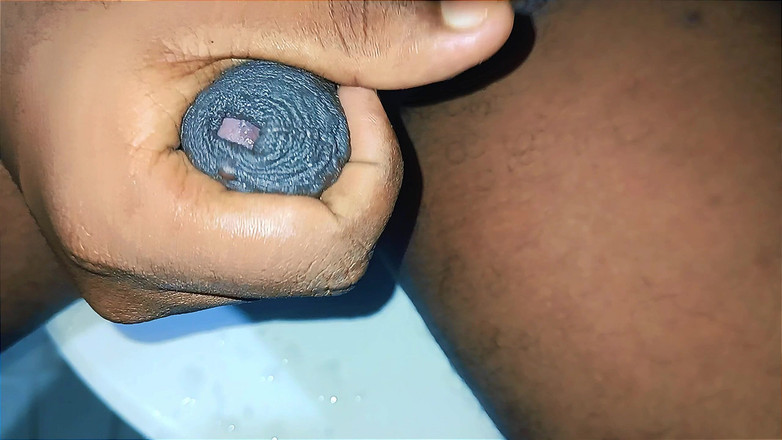 rahuman: Zakar besar melancap