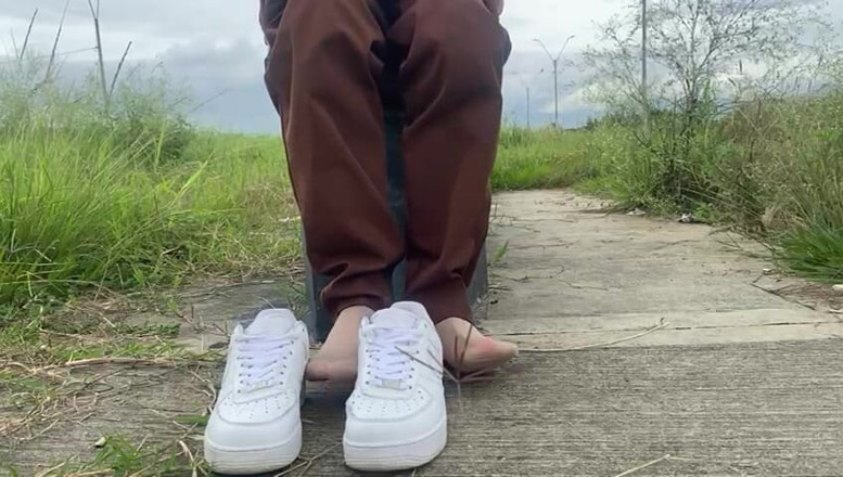 Mr Feet Colombia: Mina fötter är din religion. Be med munnen.
