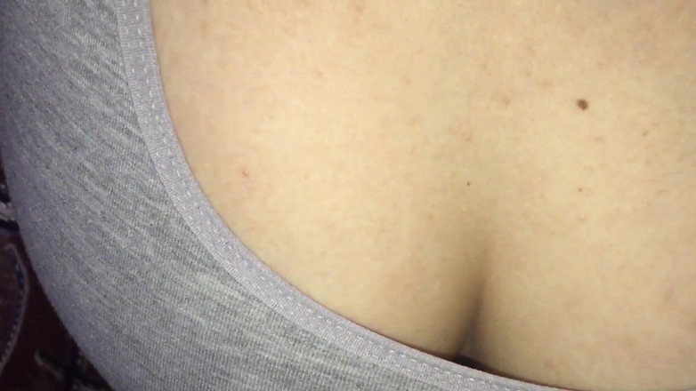 Lux Eva: Tik took 젖탱이를 보여주는 소녀