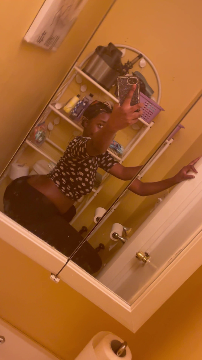 ALLIYAH ALECIA: Onlyfans, Danseur