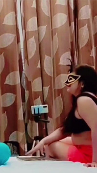 Desi Girlfriend Fucking in Hotel Room with Her House Owner