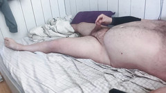 Big Pisser: Sexy superchub si sega il cazzo di smegma non circonciso...
