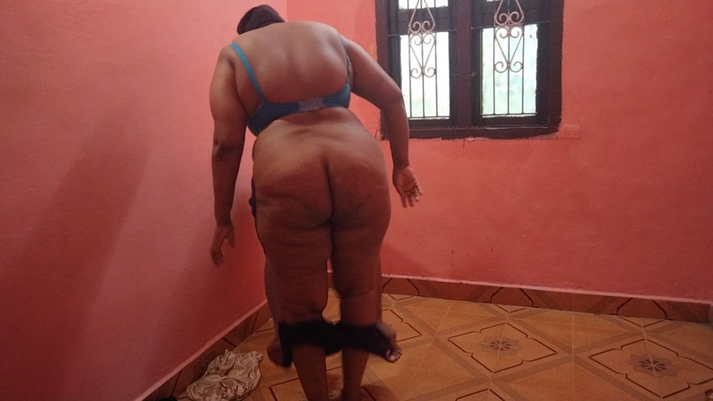 Priya aunty: Гарячий танцювальний секс з тамільською піснею