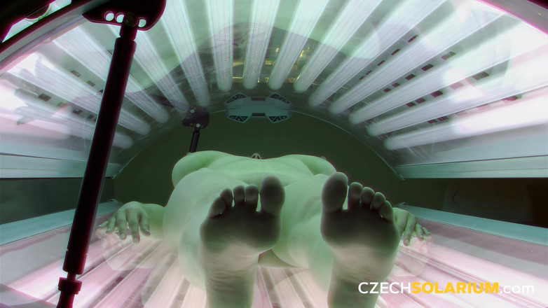 Czech Solarium: České solárium 4: Prsatá holka si to všechno užívá