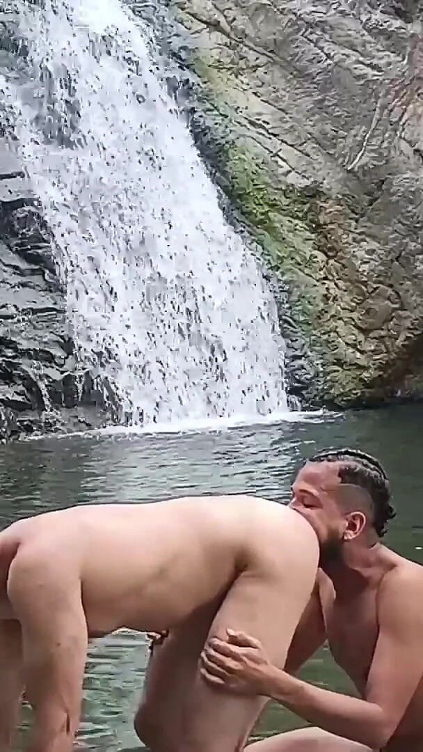 Bareback Outdoor Gay Sex Goes Wrong (Dom Nathan)