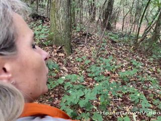 Homegrown Big Tits: Грудастую жену трахают в лесу в любительском видео