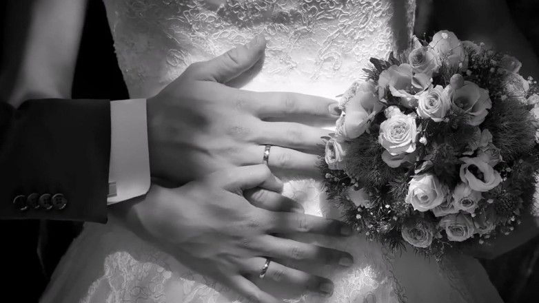 Cuckoby: Pengantin cuckold bercium