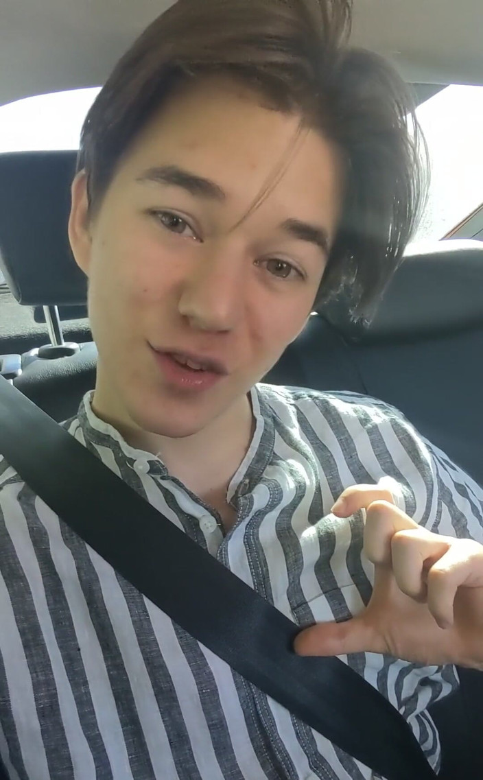 Alex Davey: Băieți, știu. Te iubesc foarte mult