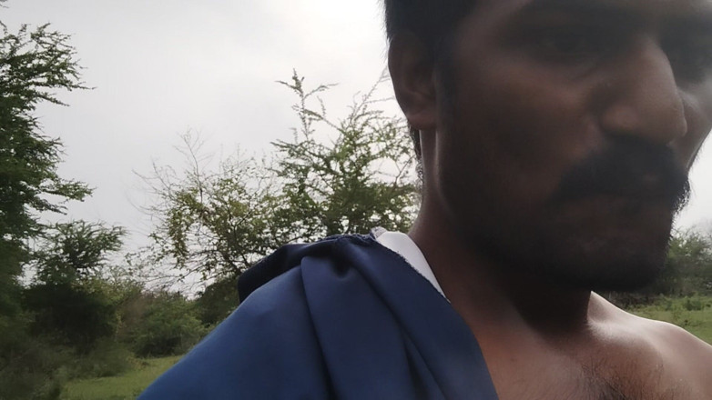 KUMBHA MANOJ KUMAR: Indka XHard - Žije sama v lese a cvičí tvrdá cvičení