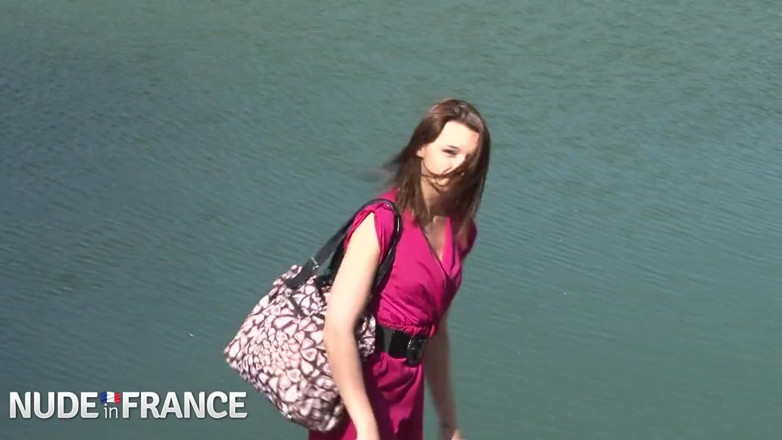 La France a Poil: Shy brunette poses for sexy nude photos and more