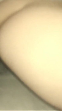Levrette avec une femme excitée, sexe en gros plan