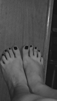 Sexy Toes Shining for Stepdaddy
