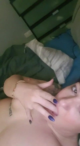 Livie Blainn: Viens me lécher les doigts
