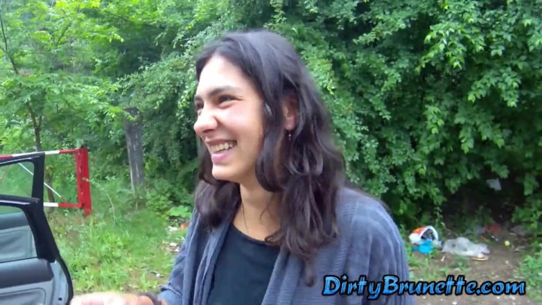 Dirty Brunette: Langes video von versauter ehefrau lutscht schwanz im auto, lutsche...