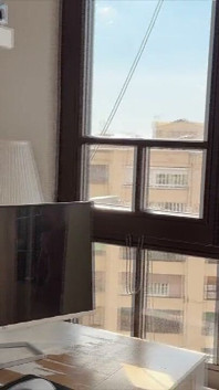 Italien doué qui se réveille dur et jouit beaucoup