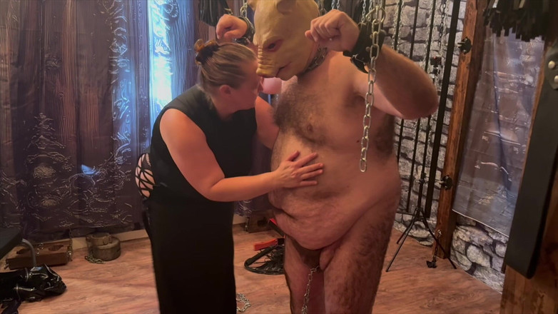 Aaexperiencesltd: Bahagian!:- Domina Satana bermain sensual dengan piggy Satana.