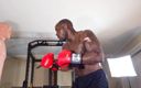 Hallelujah Johnson: Боксерське тренування пліометричних тренувань, також відоме як стрибок або реактивне тренування, є формою вправ, яка використовує вибухові рухи