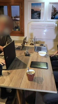 Oh mio dio! Ho tirato fuori il suo cazzo nel ristorante in pubblico!