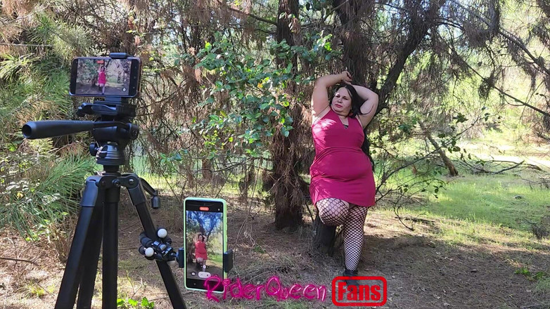 Riderqueen BBW Step Mom Latina Ebony: ライダークイーン・アウトドア:アウトドアファンのためのビデオ
