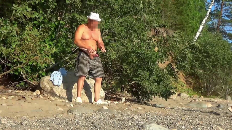 StrongSrg: Sbírání sexy MILF na pobřeží