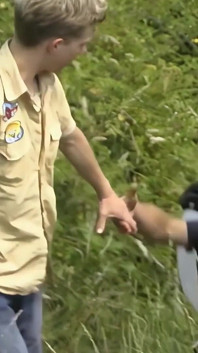 Teman-teman di luar ruangan untuk ngentot berkeringat di luar ruangan!