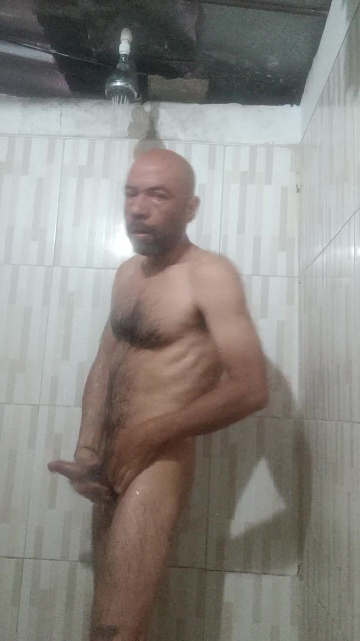 Jhonbahh: Accompany Me to Shower