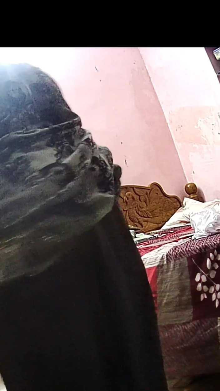 Black & white desicat: 穿着纱丽服换衣服的热辣性感家庭主妇准备做爱