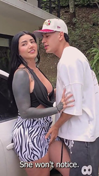 Încornorat columbian fuge cu iubitul ei pentru a face sex în aer liber - Max Betancur &La Rola