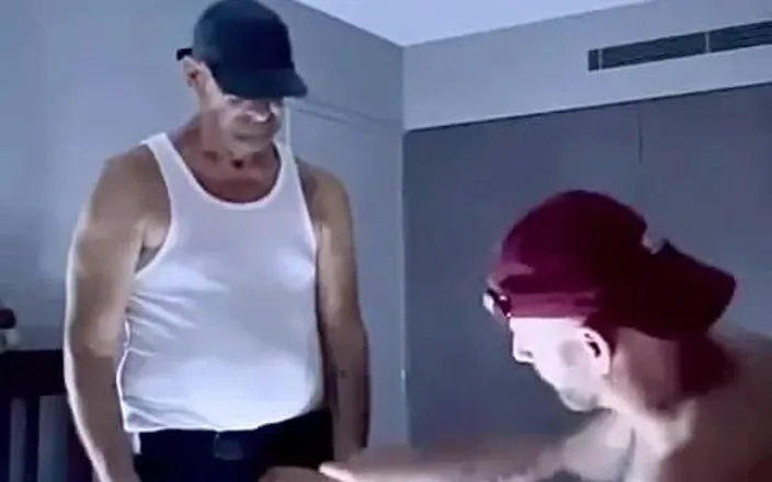 Twoblokes: Role-play: Bruce Gets Goliath Over When Jack's Goes Out