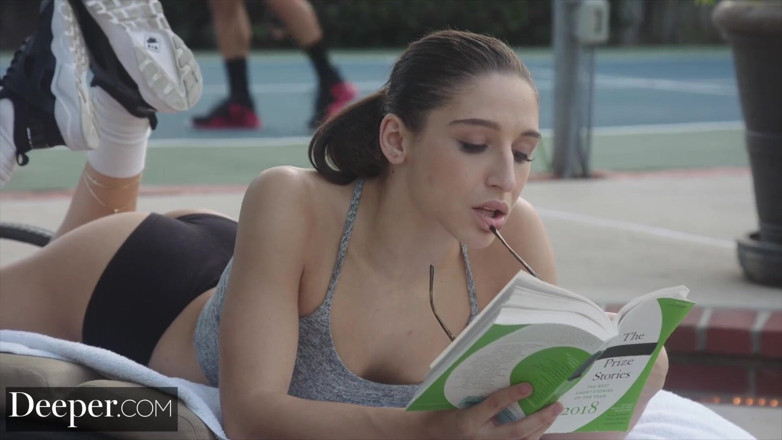 Deeper: Profunde. Abella Danger devine nesătulă de acțiunea în instanță
