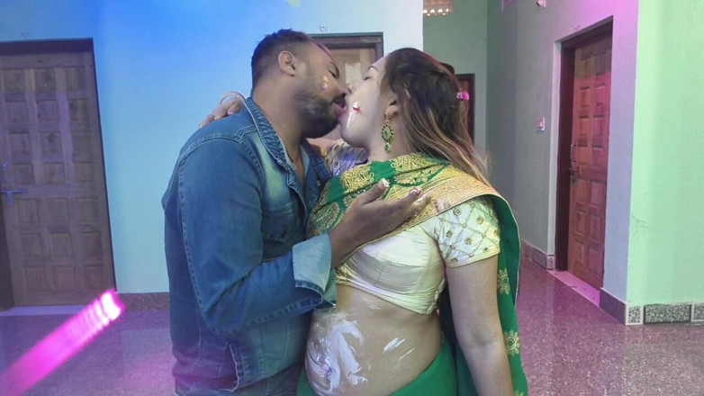 Sona bhabhi: New Year Celebration Time Bhabhi Fucking Hard with Her Devar...