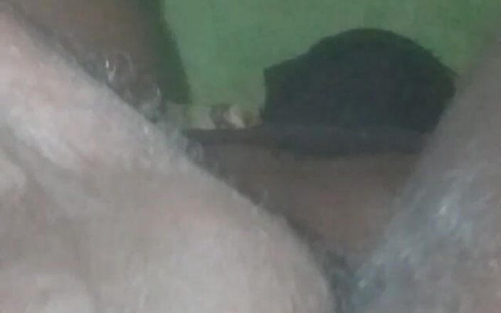 Badman4606: Il tipo pazza arrapato di nigeriana ama masturbarsi il suo...