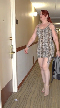 Hot Mature Tutor Delivers Forgotten Bag to College Student