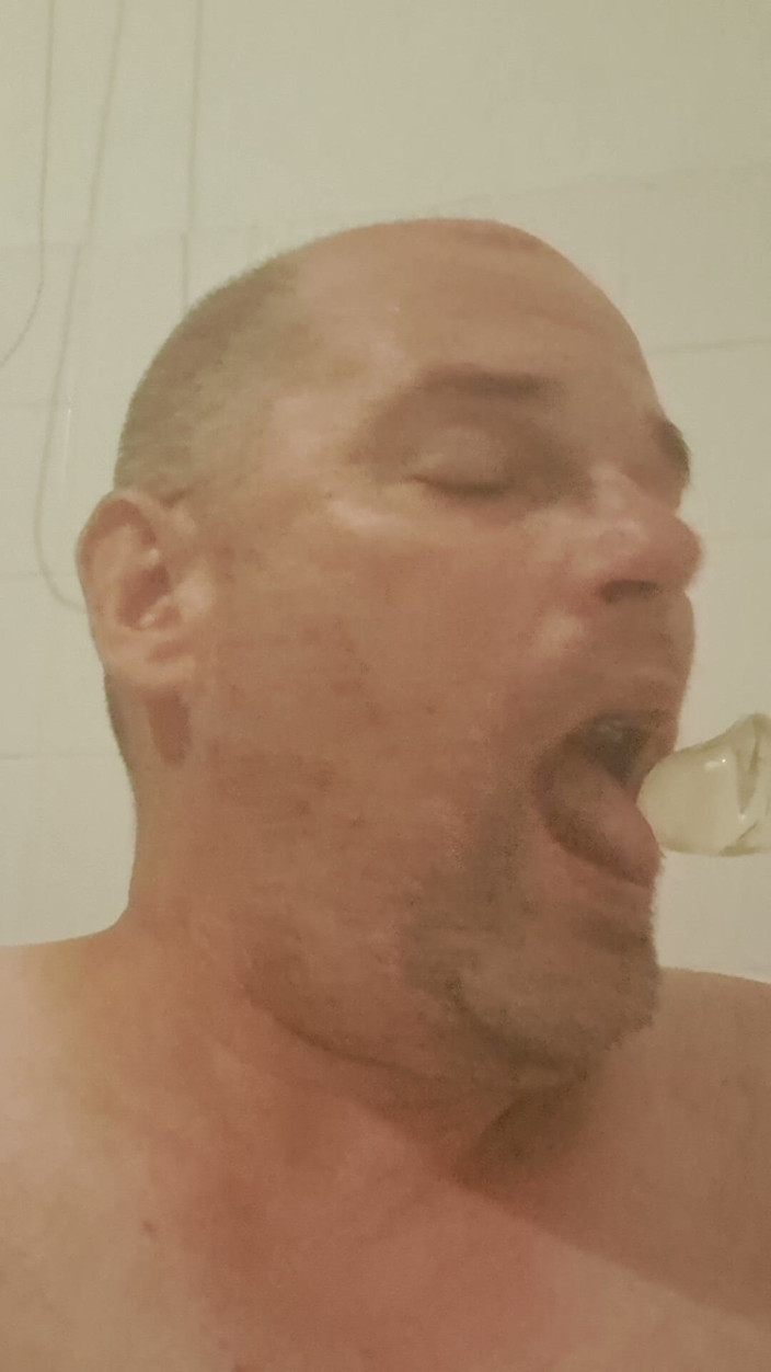 Fickspecht: Sucking Round in the Bathroom