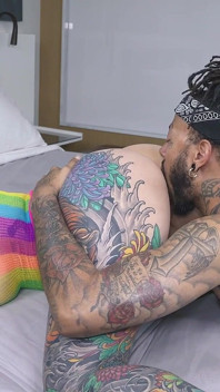 Flightlifexxx facefucks Tatted Babe Bianca Bailee pro výstřik na obličej