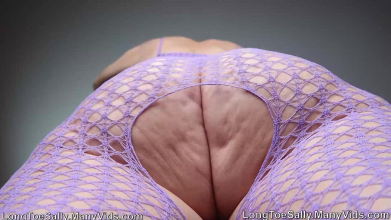 Long Toe Sally Big Buns: Mohl by řezat sklo