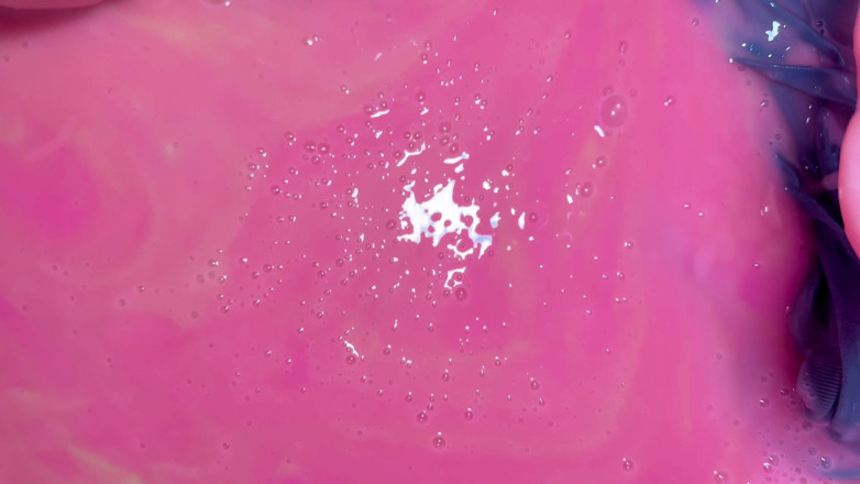 Mila Amora: Gunge Orgasm